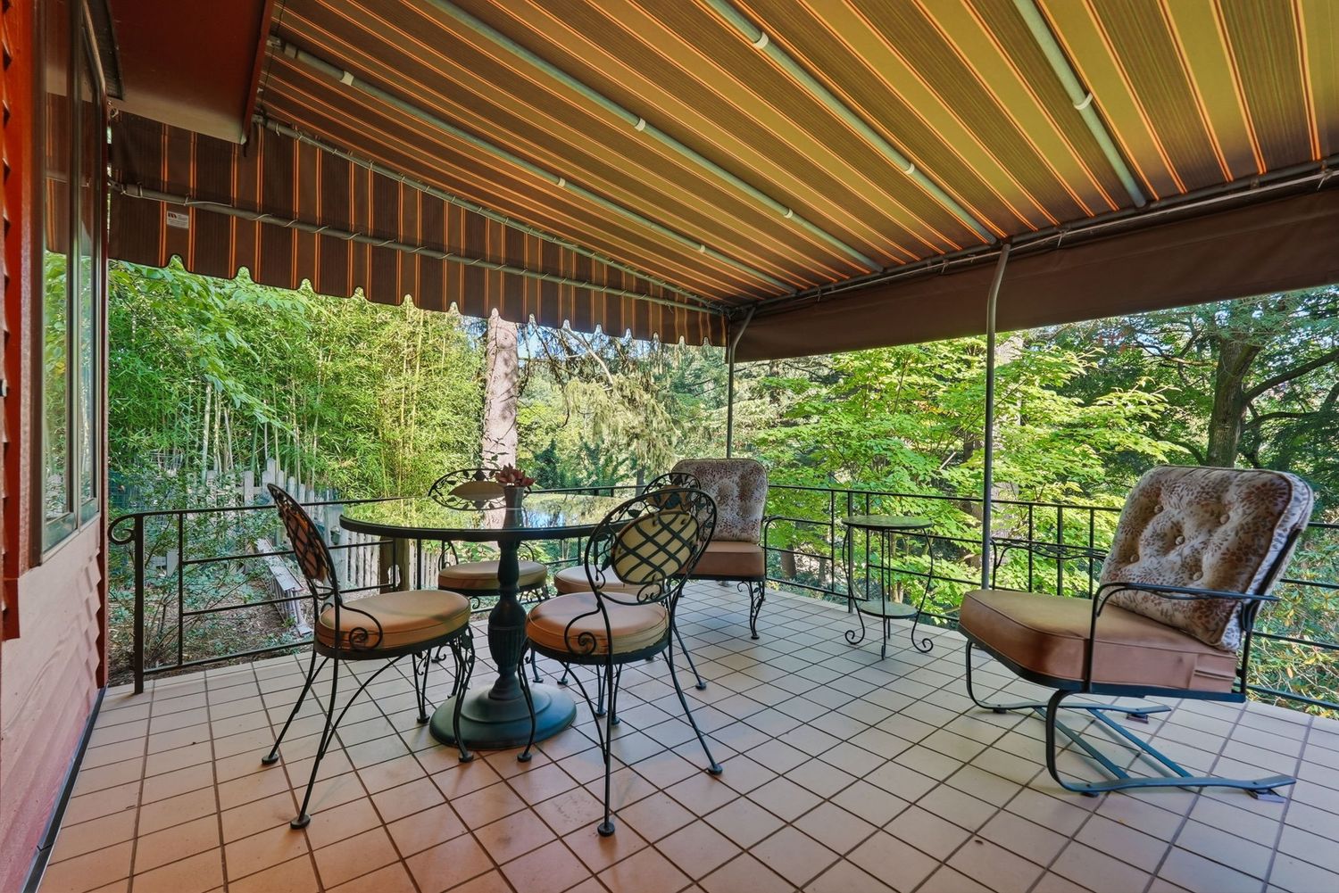 1067 Summer Place