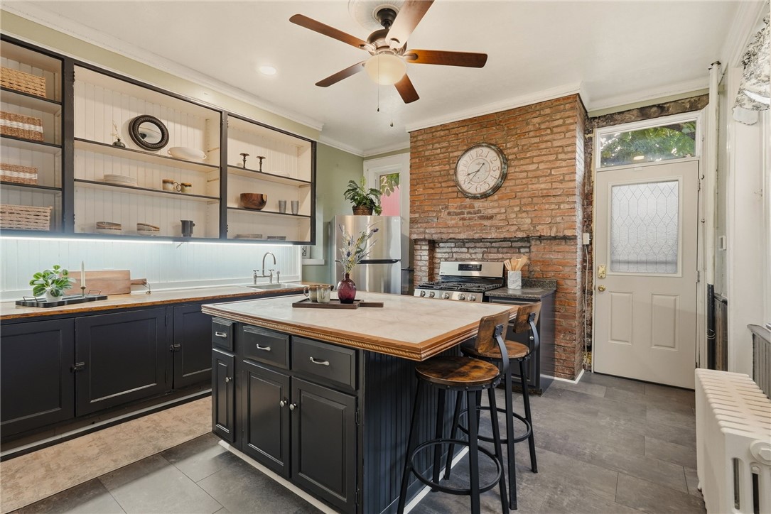 2315 Sarah Street