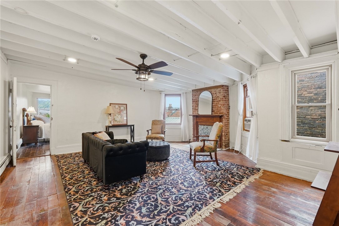 2315 Sarah Street