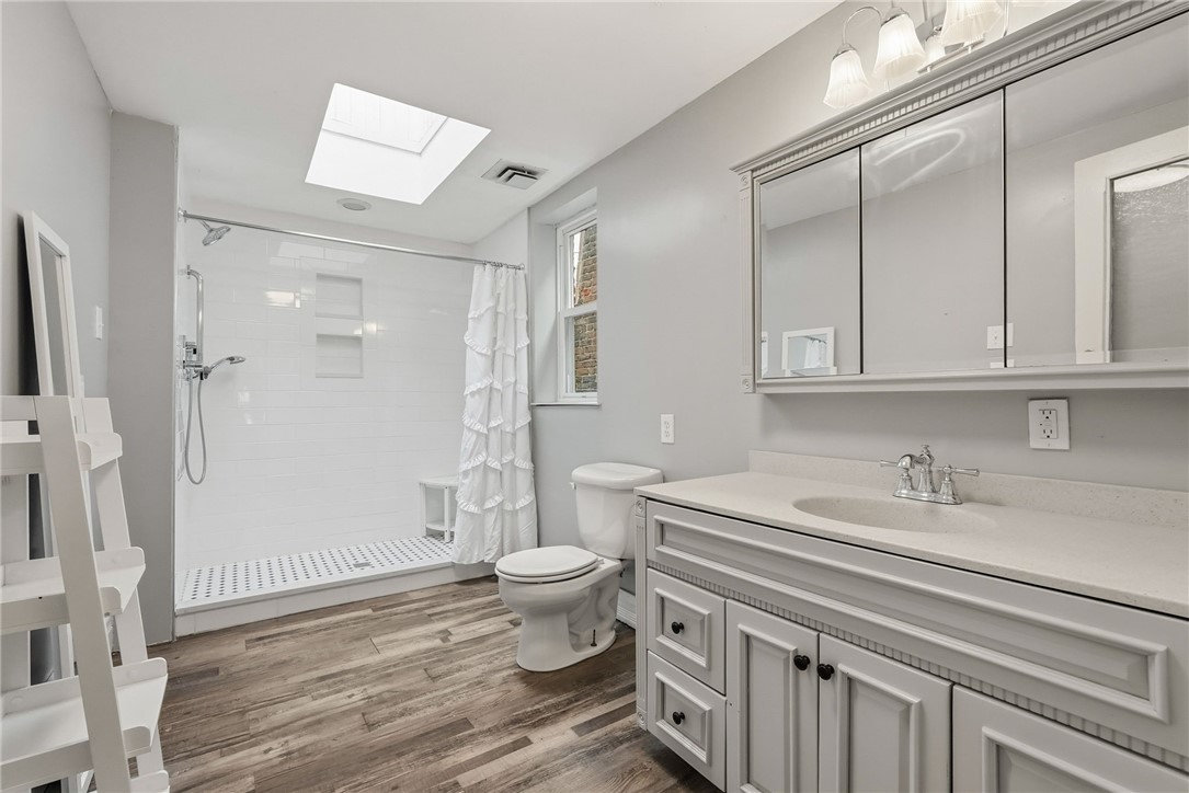 2315 Sarah Street