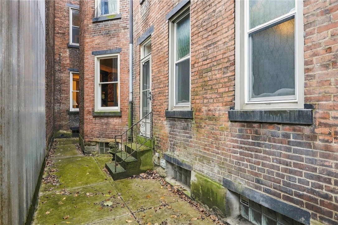 2315 Sarah Street