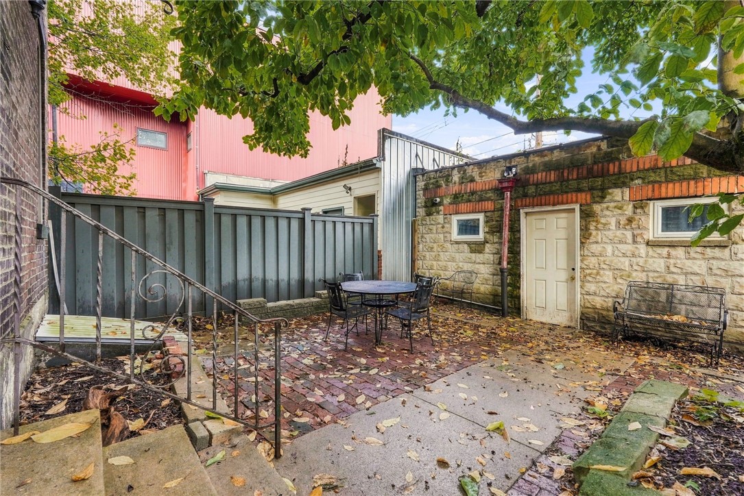 2315 Sarah Street