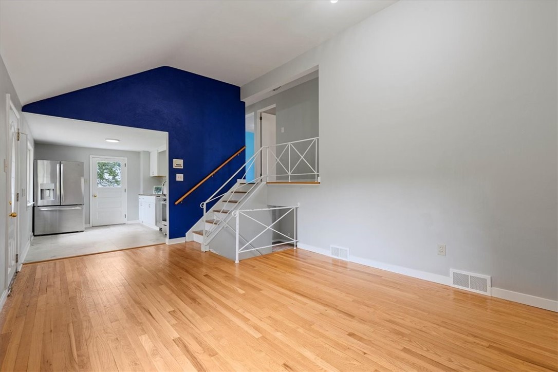 301 Mccombs Rd