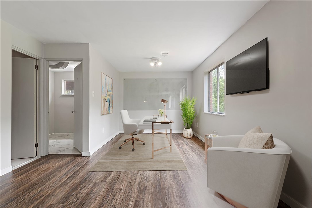 301 Mccombs Rd