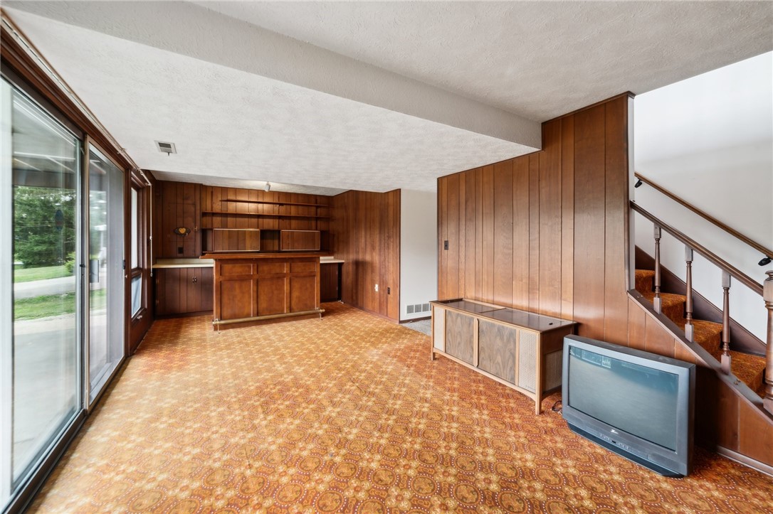 163 Broadlawn Dr