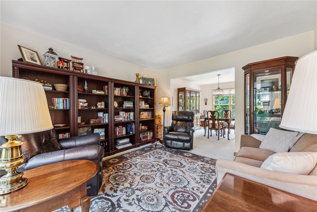 108 Stoney Creek Ln