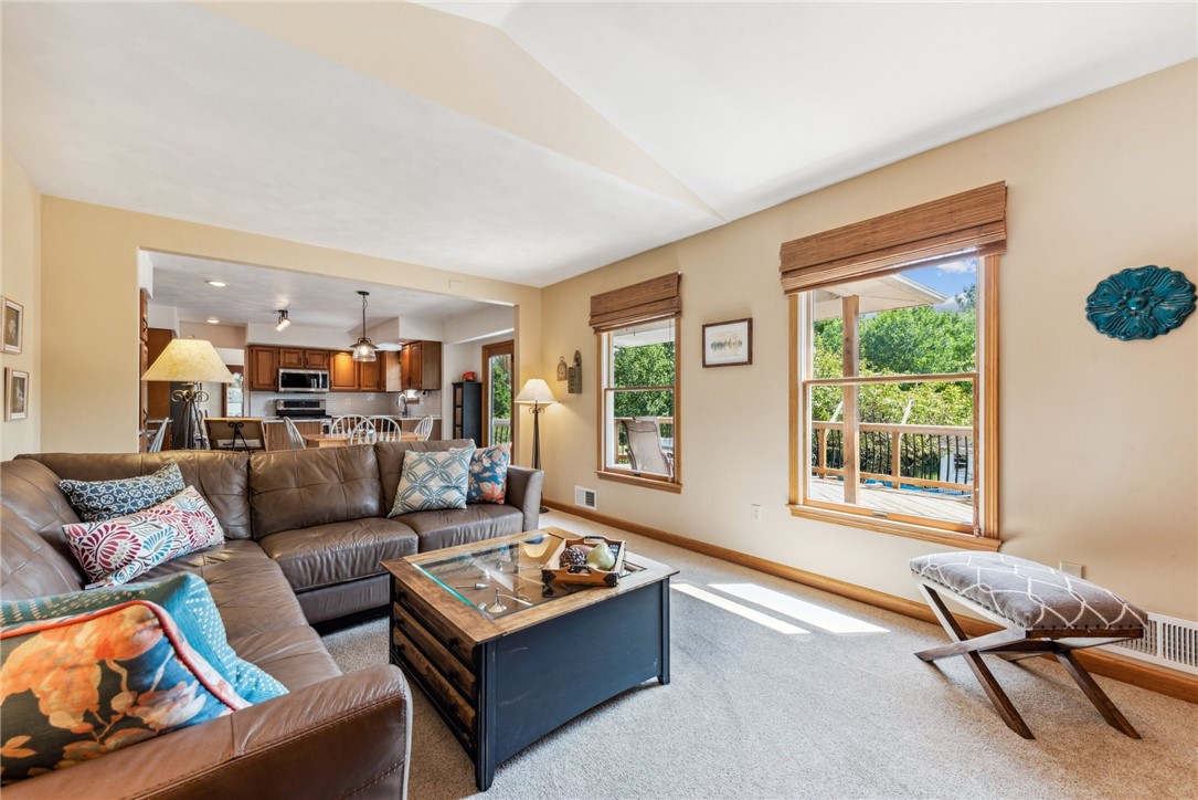 108 Stoney Creek Ln