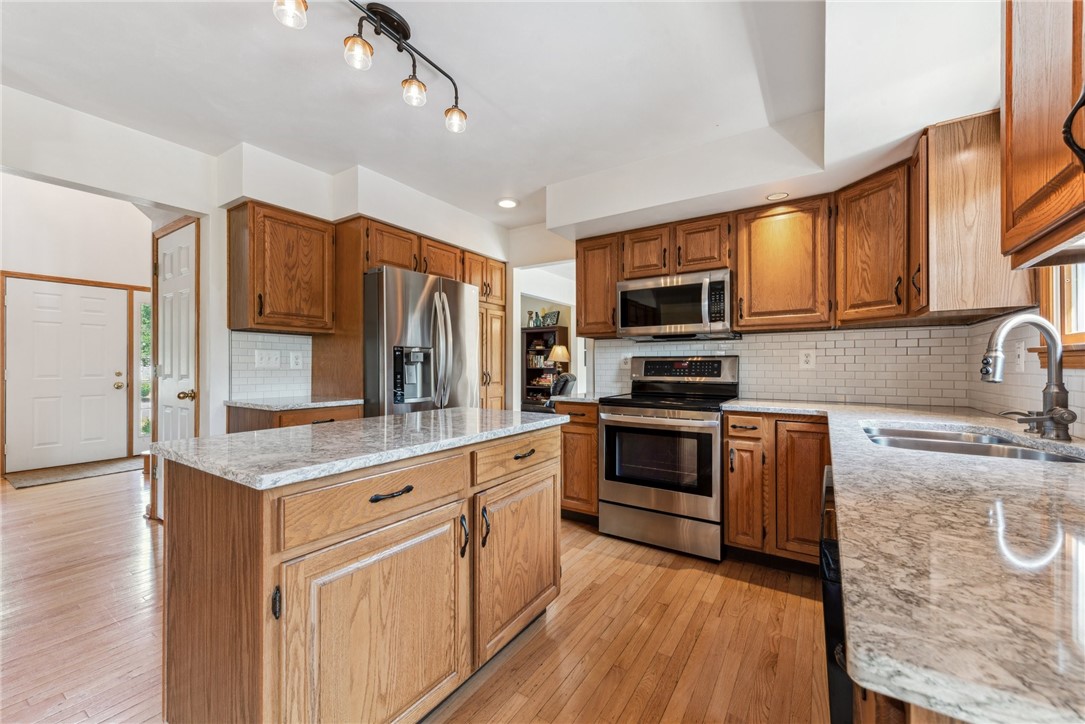 108 Stoney Creek Ln