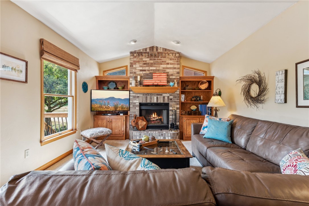 108 Stoney Creek Ln
