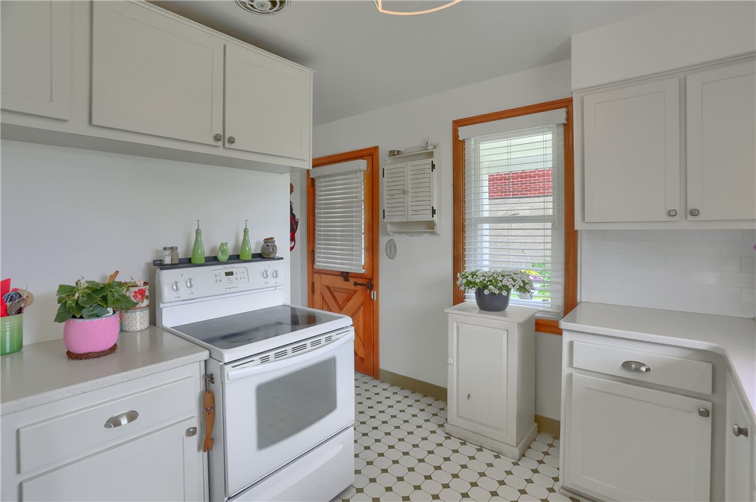 73 Webster Ave