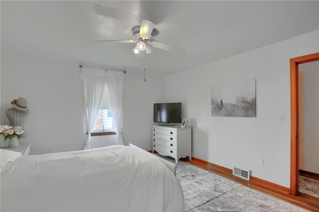 73 Webster Ave