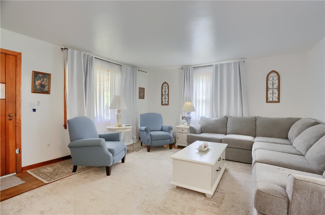 73 Webster Ave
