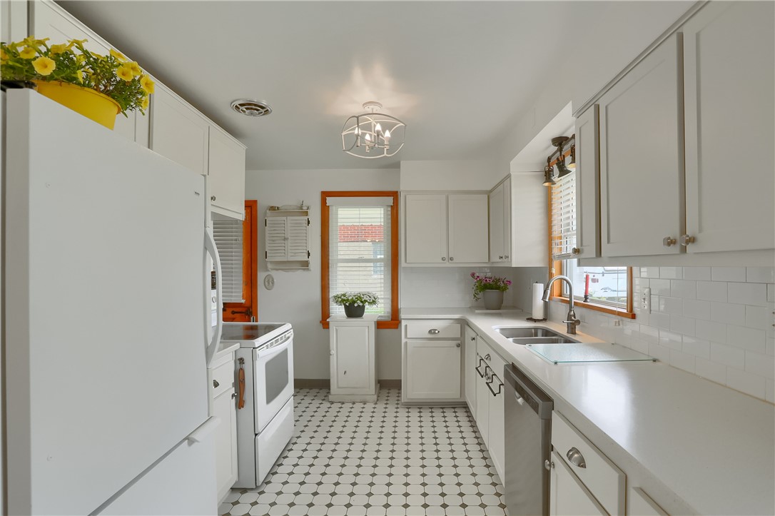 73 Webster Ave