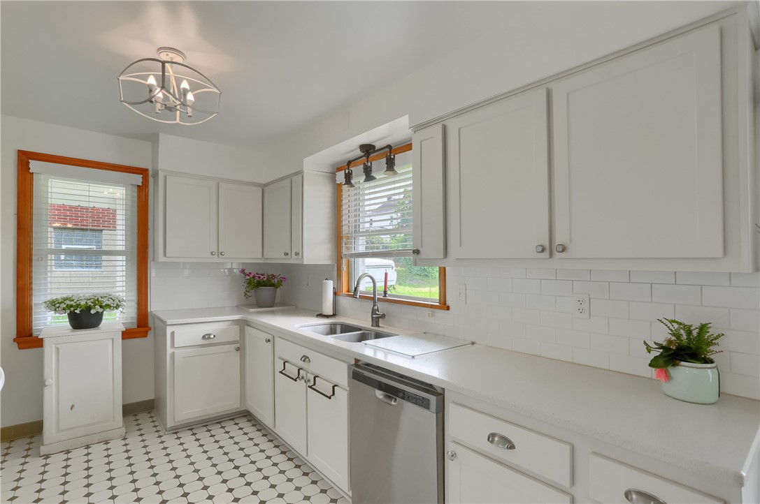 73 Webster Ave