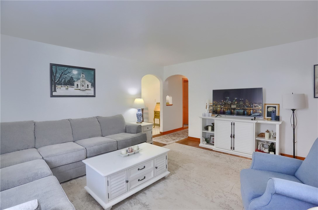 73 Webster Ave