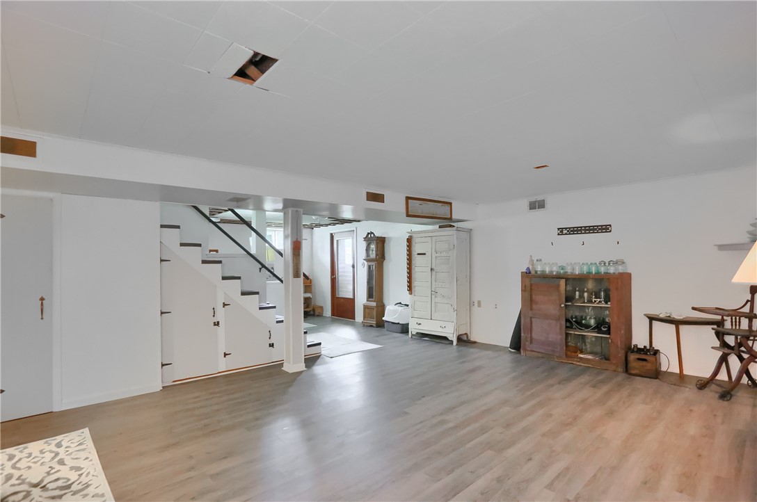 73 Webster Ave