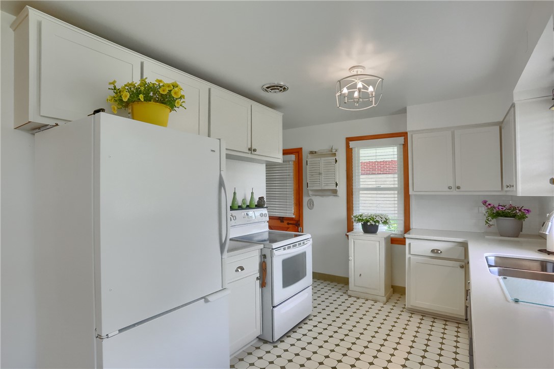 73 Webster Ave