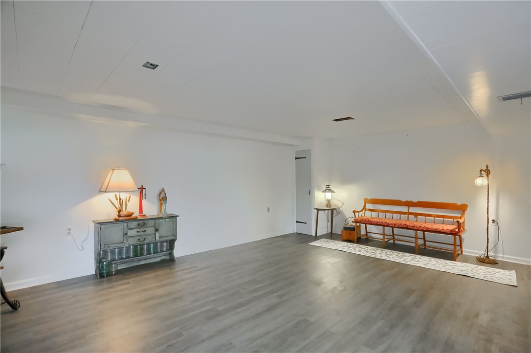 73 Webster Ave