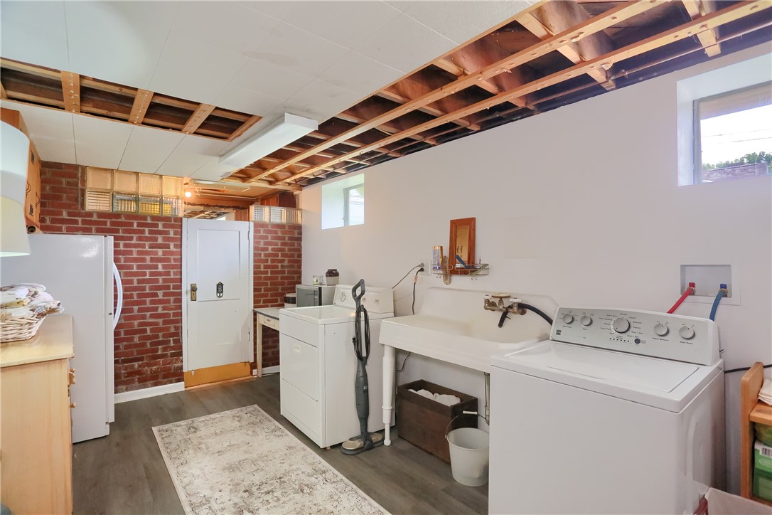 73 Webster Ave