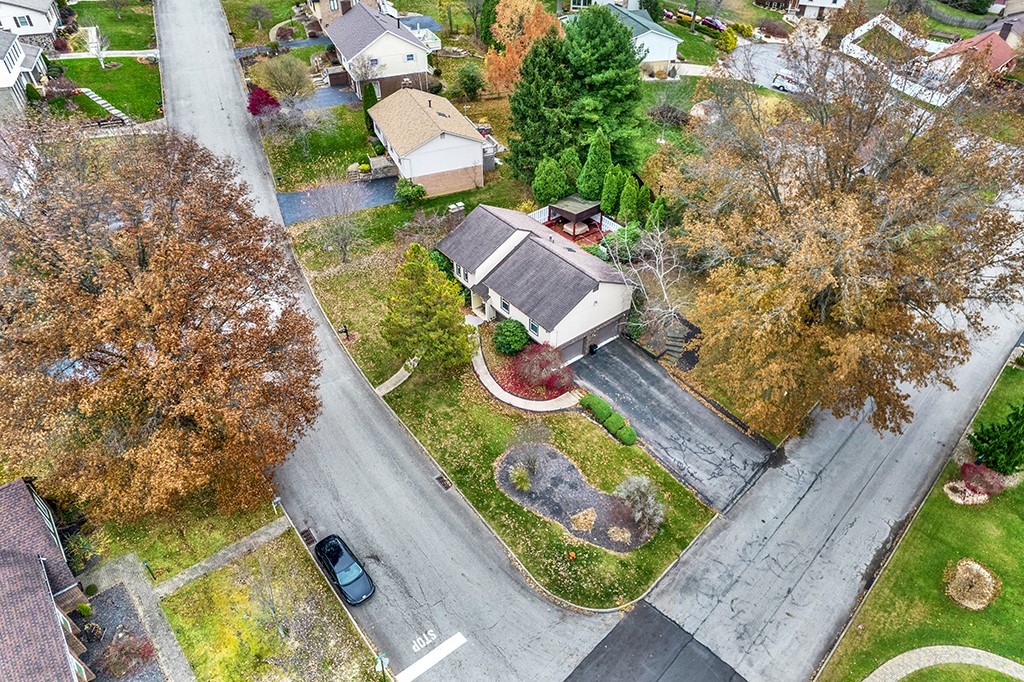 90 Beechwood Dr