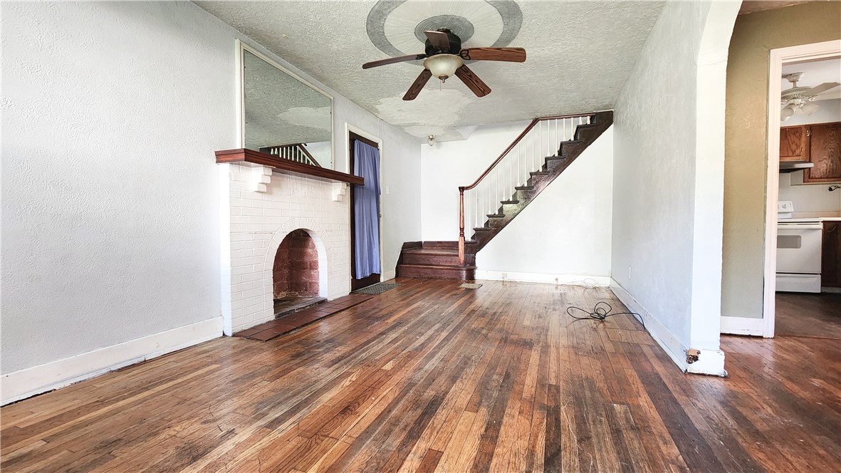 525 James St