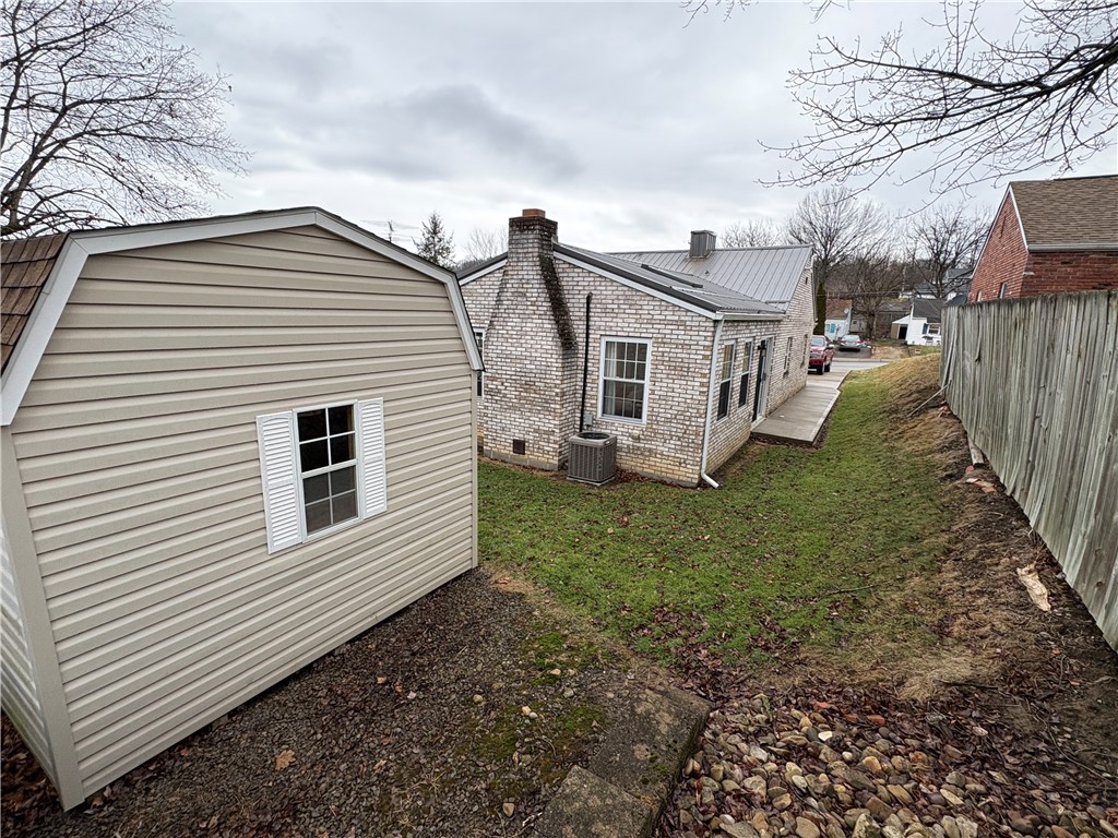 210 Carson St