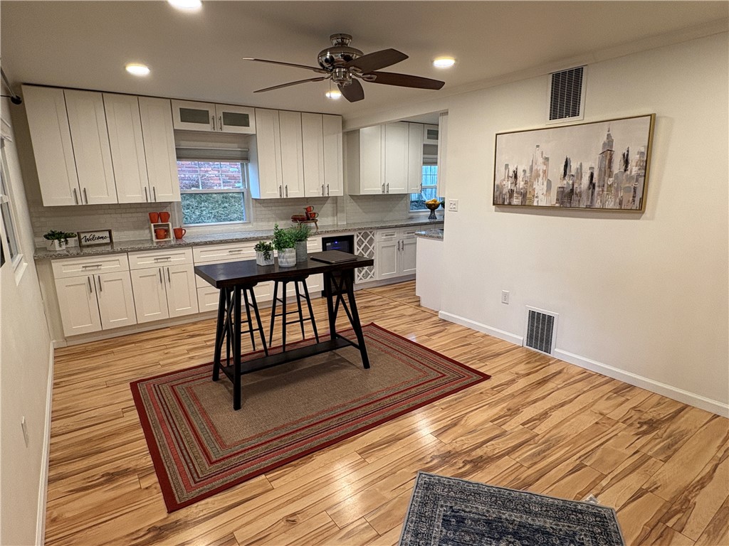 210 Carson St