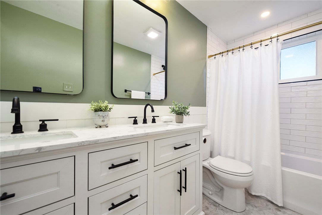 125 Woodgate Rd