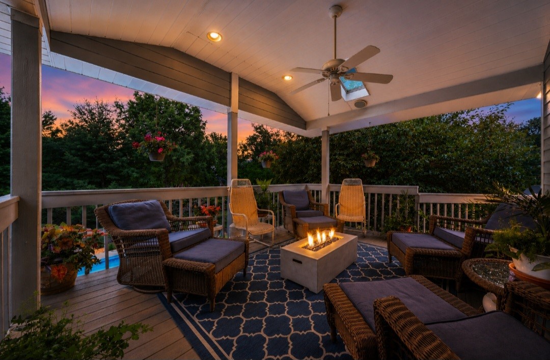 32 Hawthorne Ln