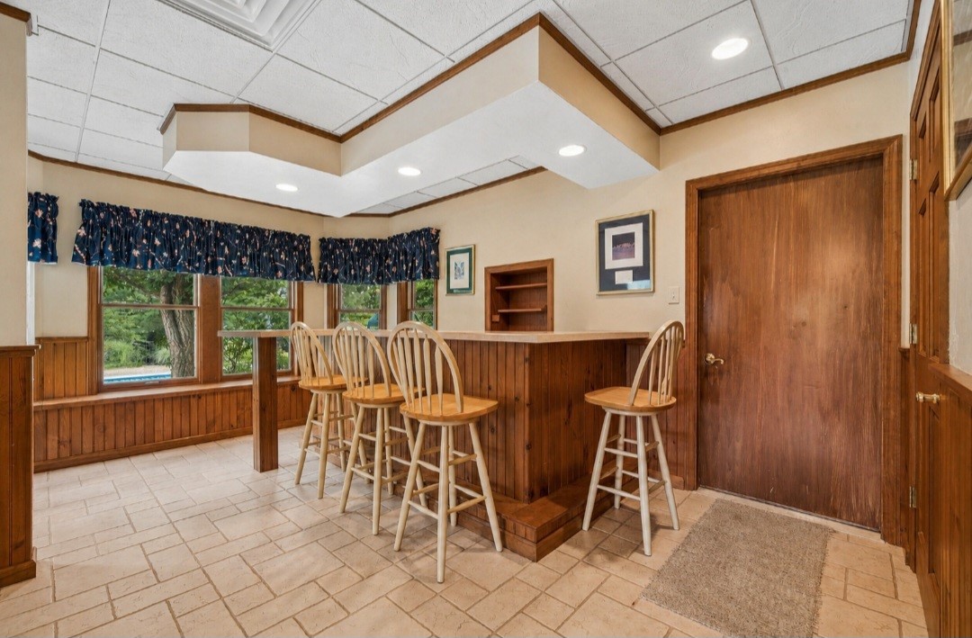 32 Hawthorne Ln
