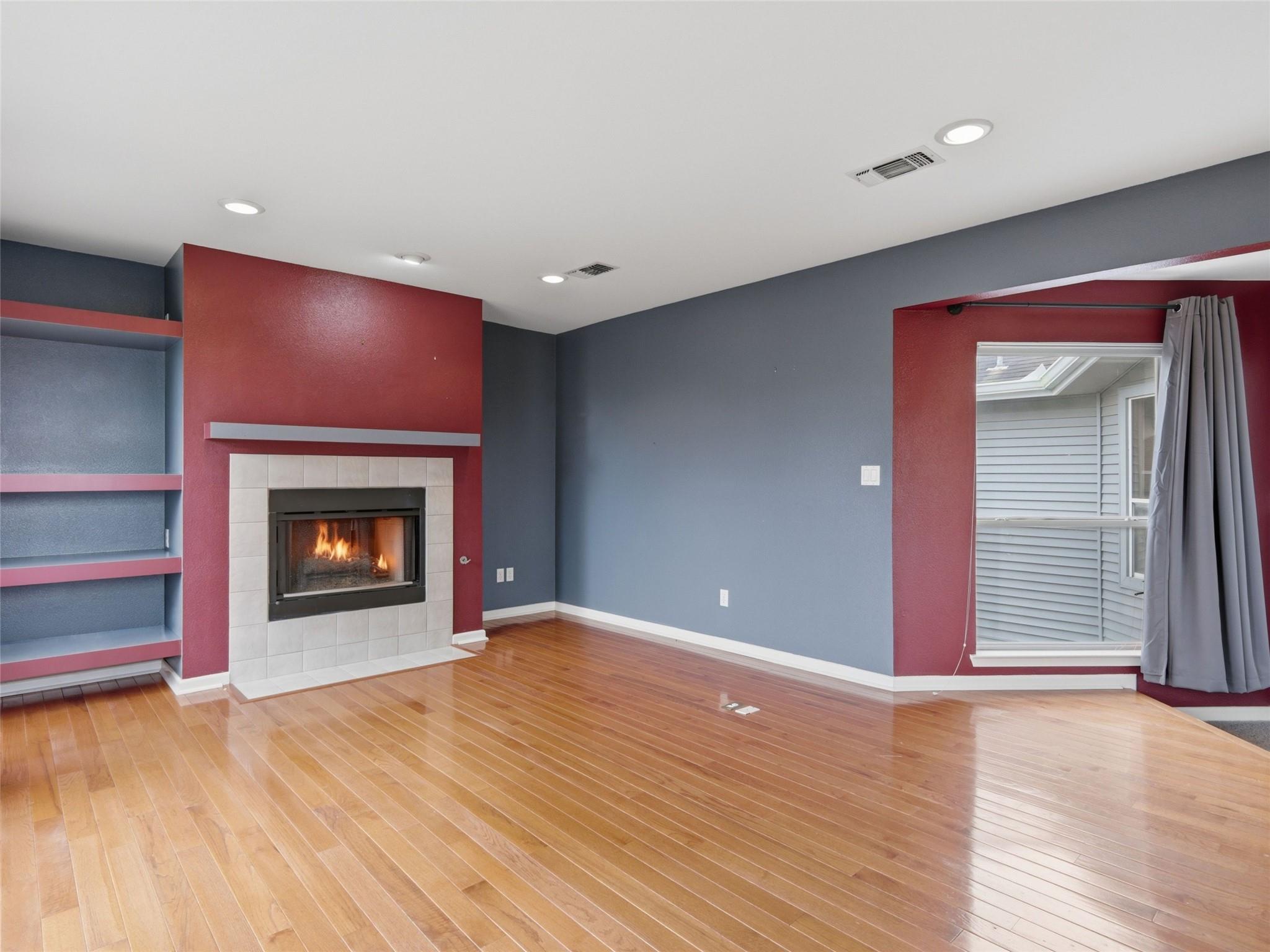 968 Queens DR