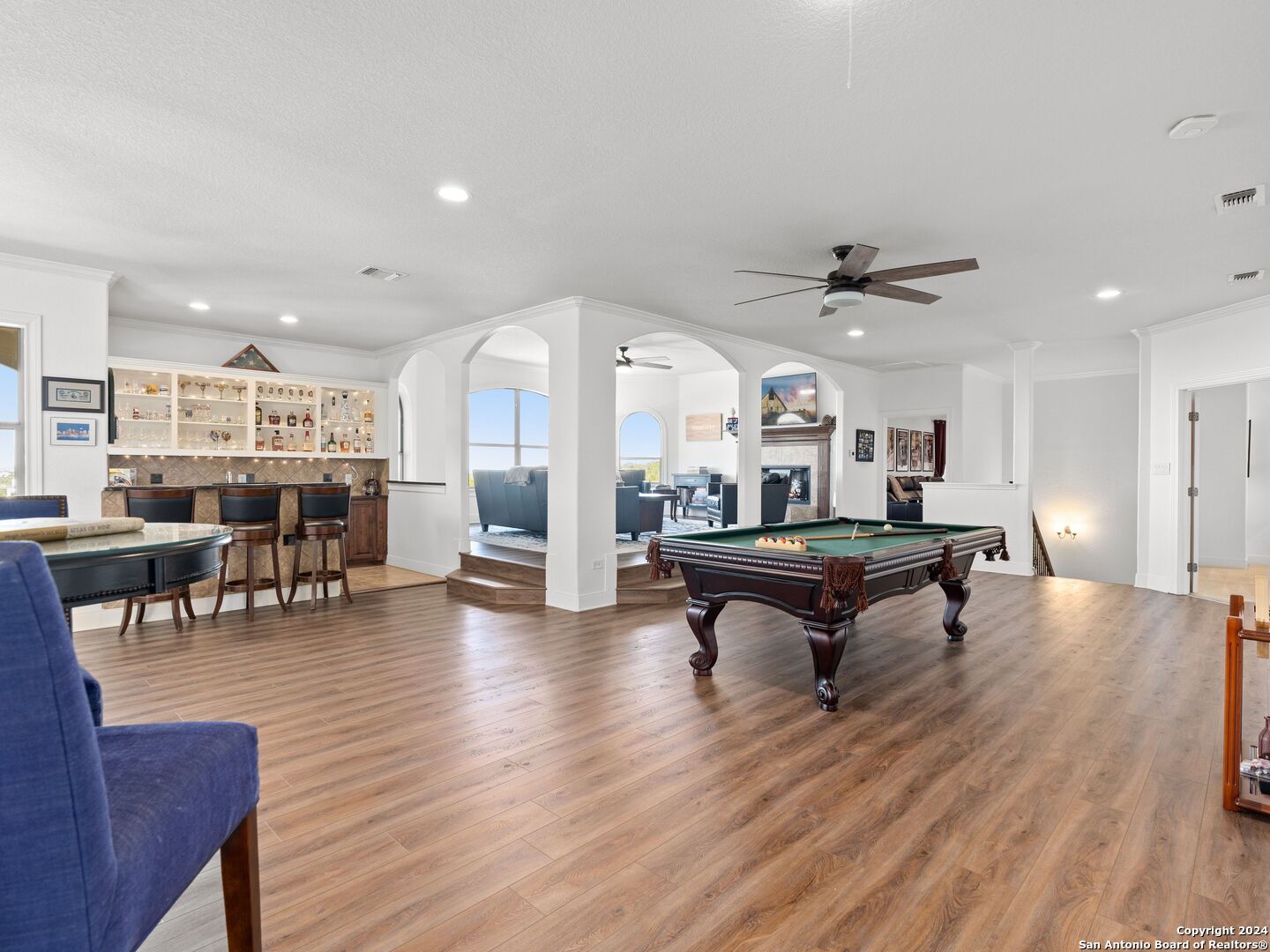 2085 Holland Springs