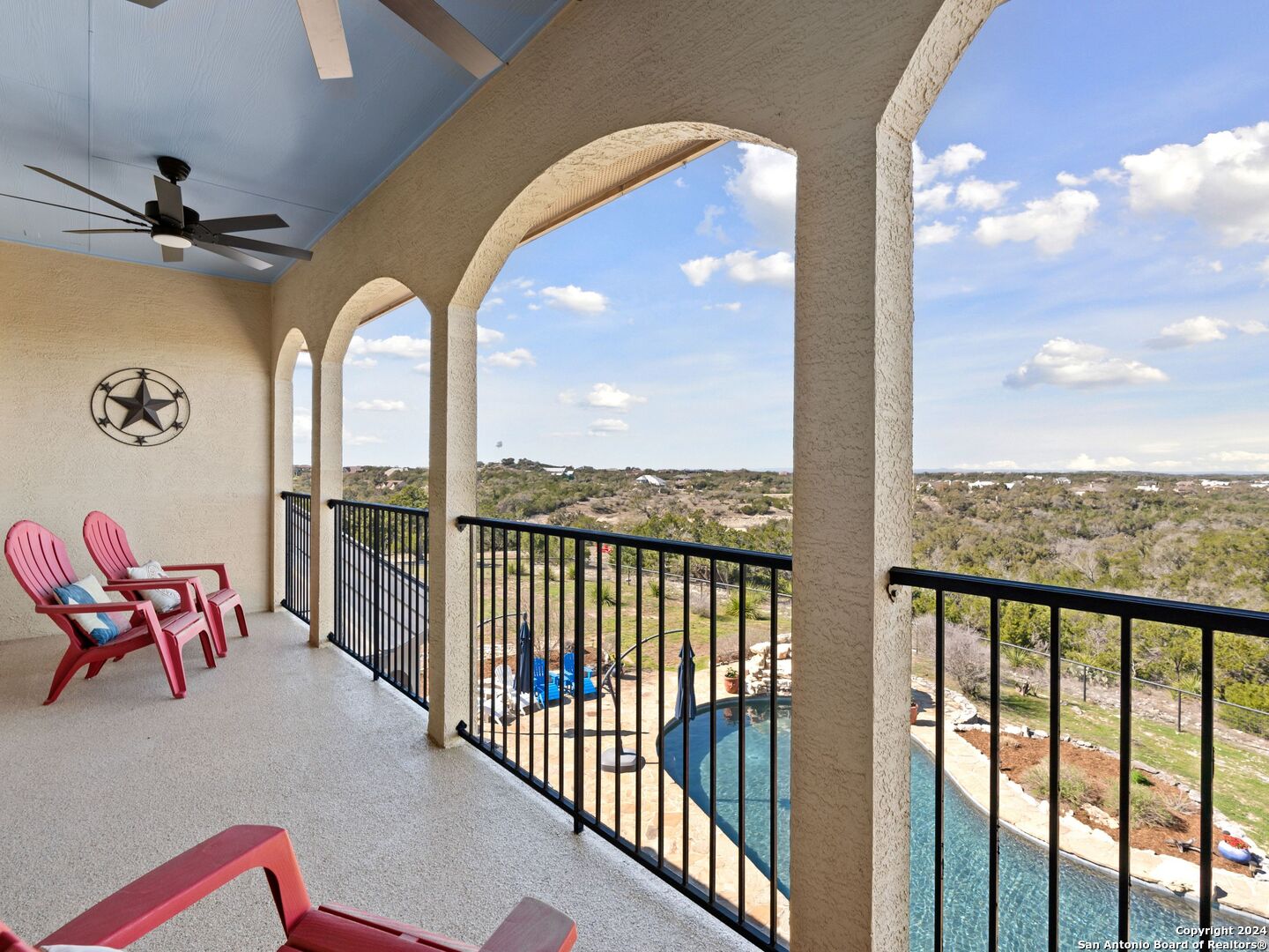 2085 Holland Springs