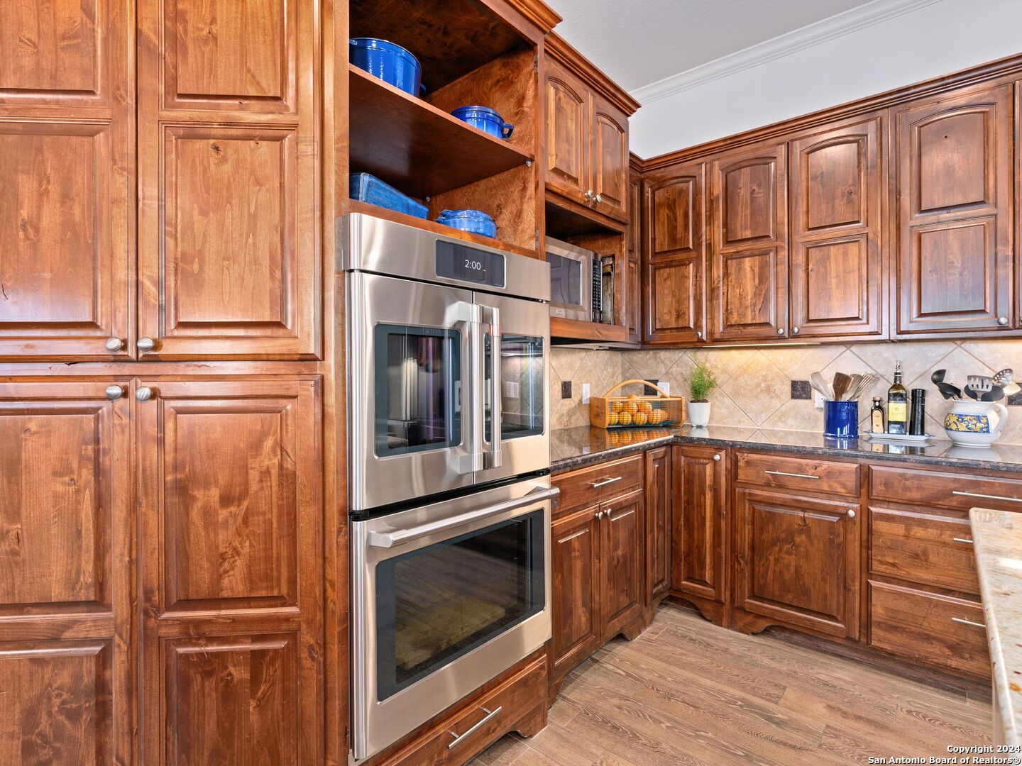 2085 Holland Springs