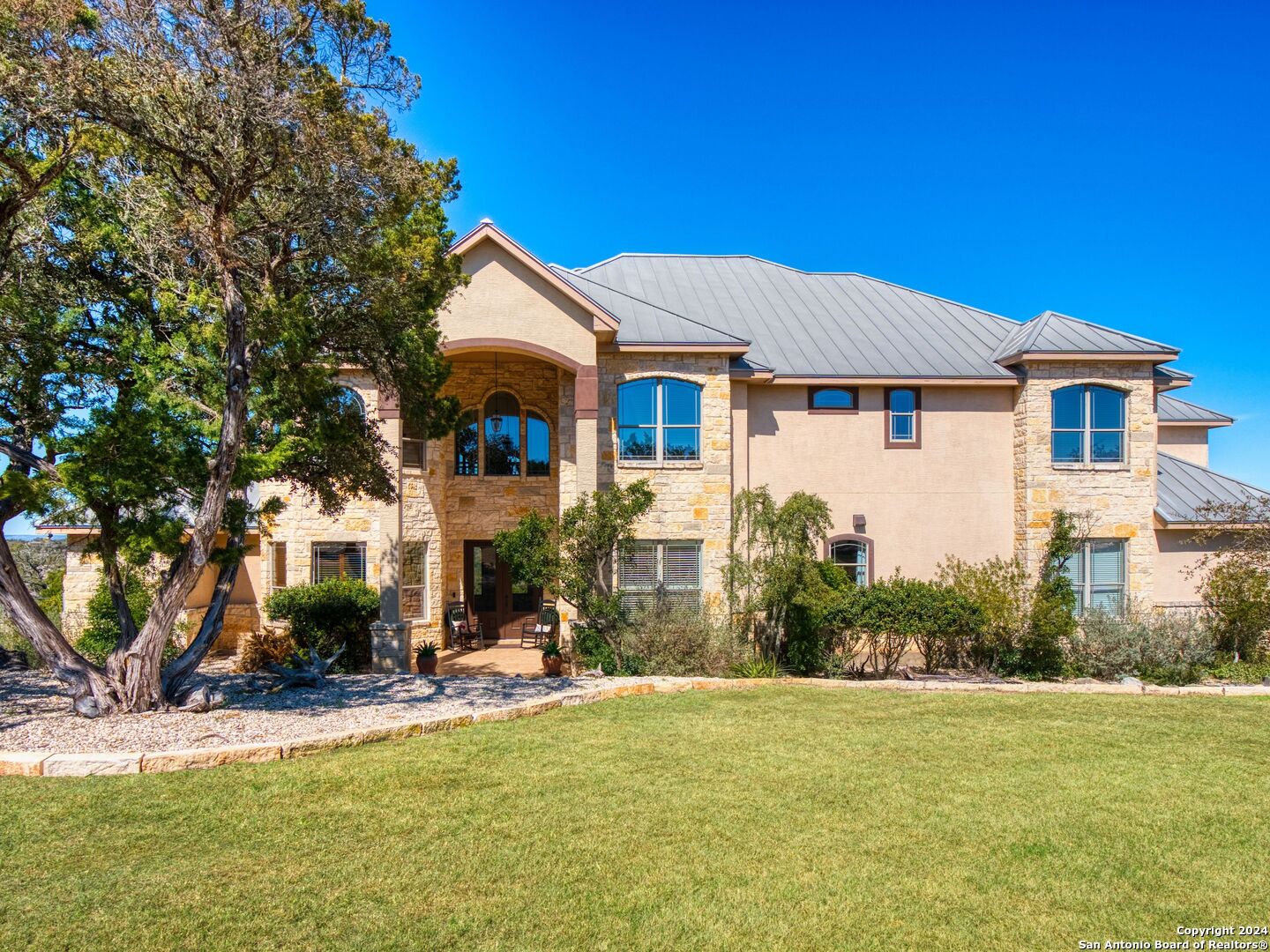 2085 Holland Springs