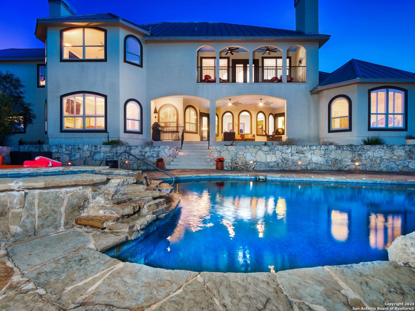 2085 Holland Springs
