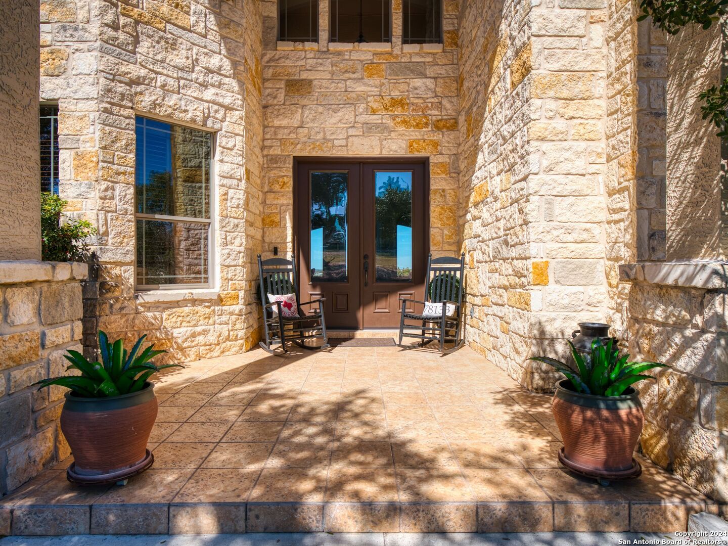 2085 Holland Springs
