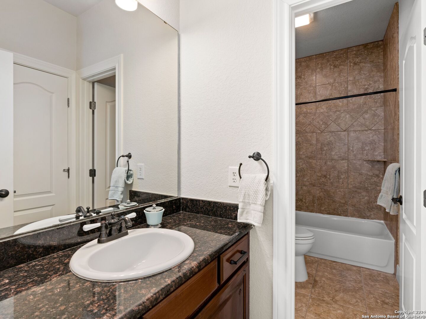 2085 Holland Springs
