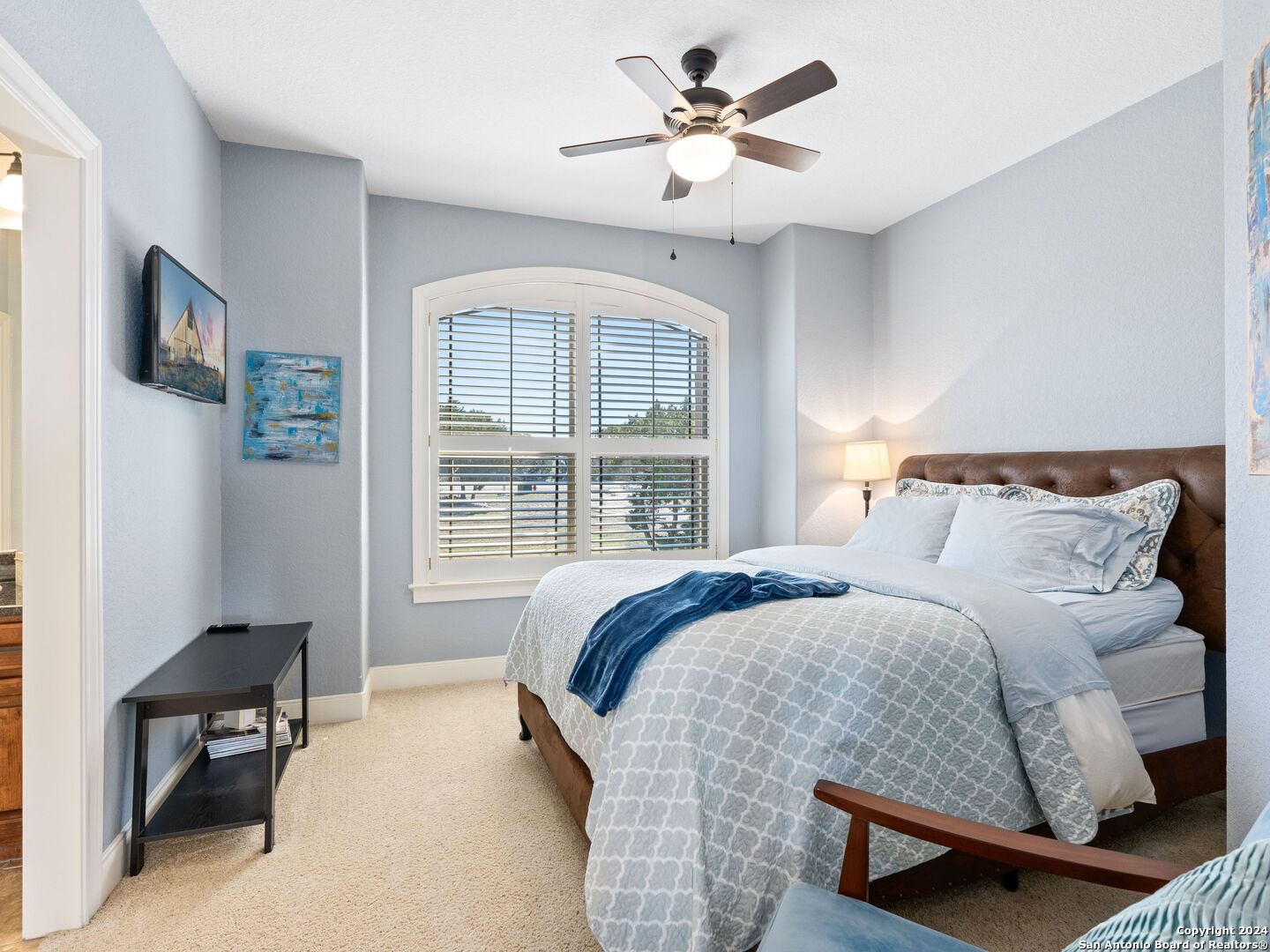 2085 Holland Springs