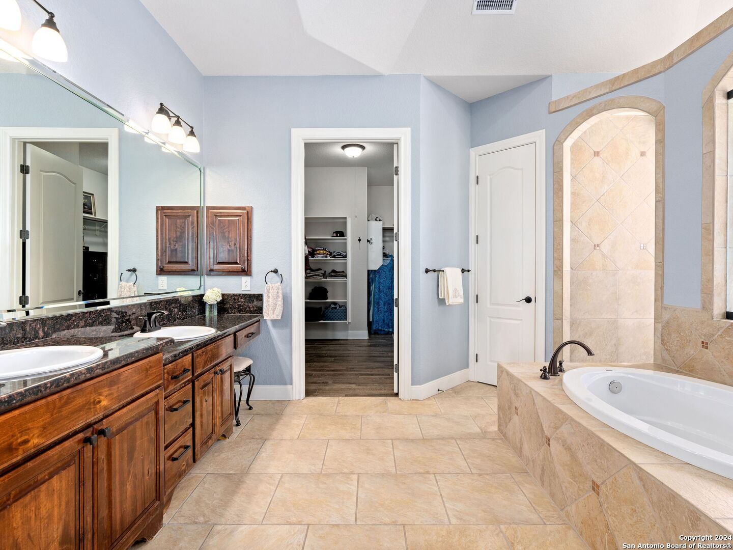 2085 Holland Springs