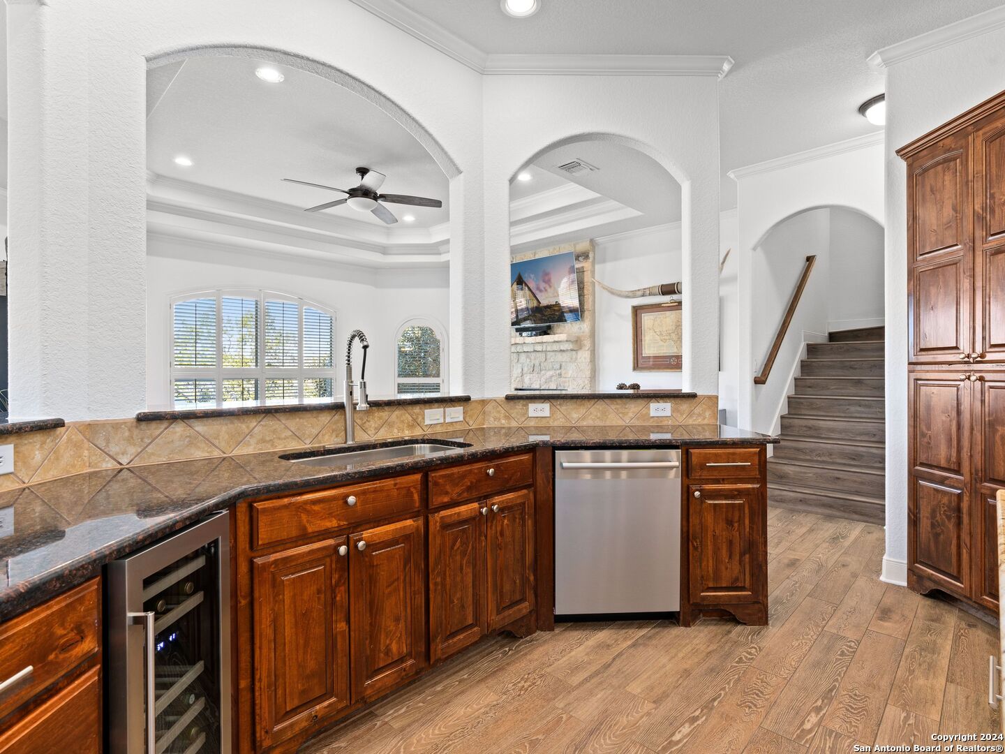 2085 Holland Springs