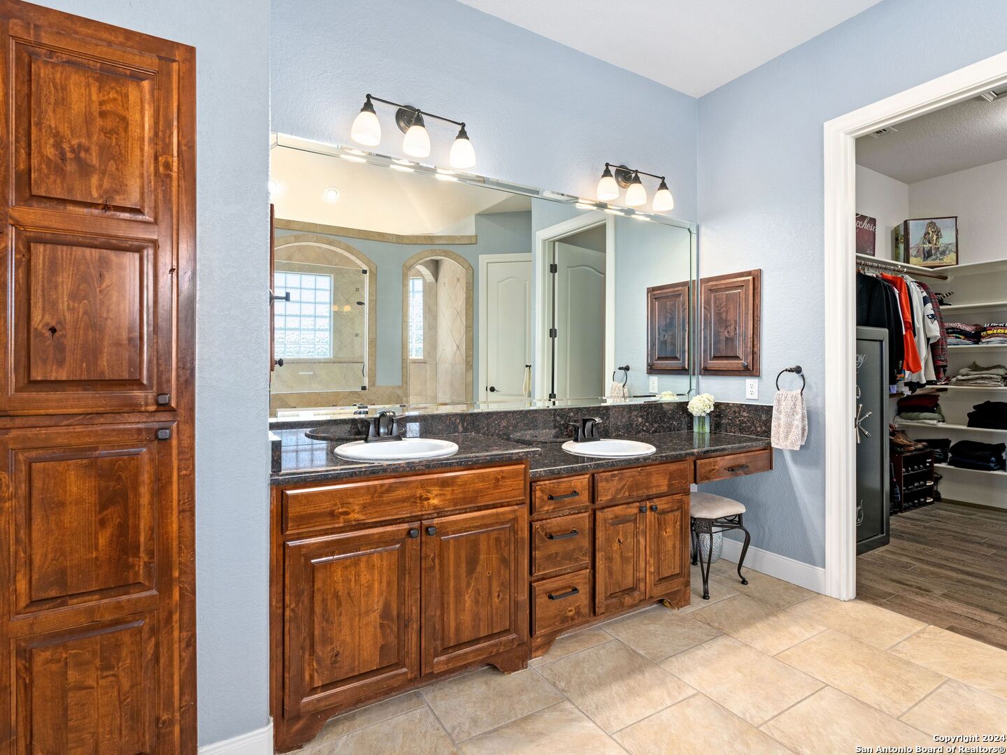 2085 Holland Springs