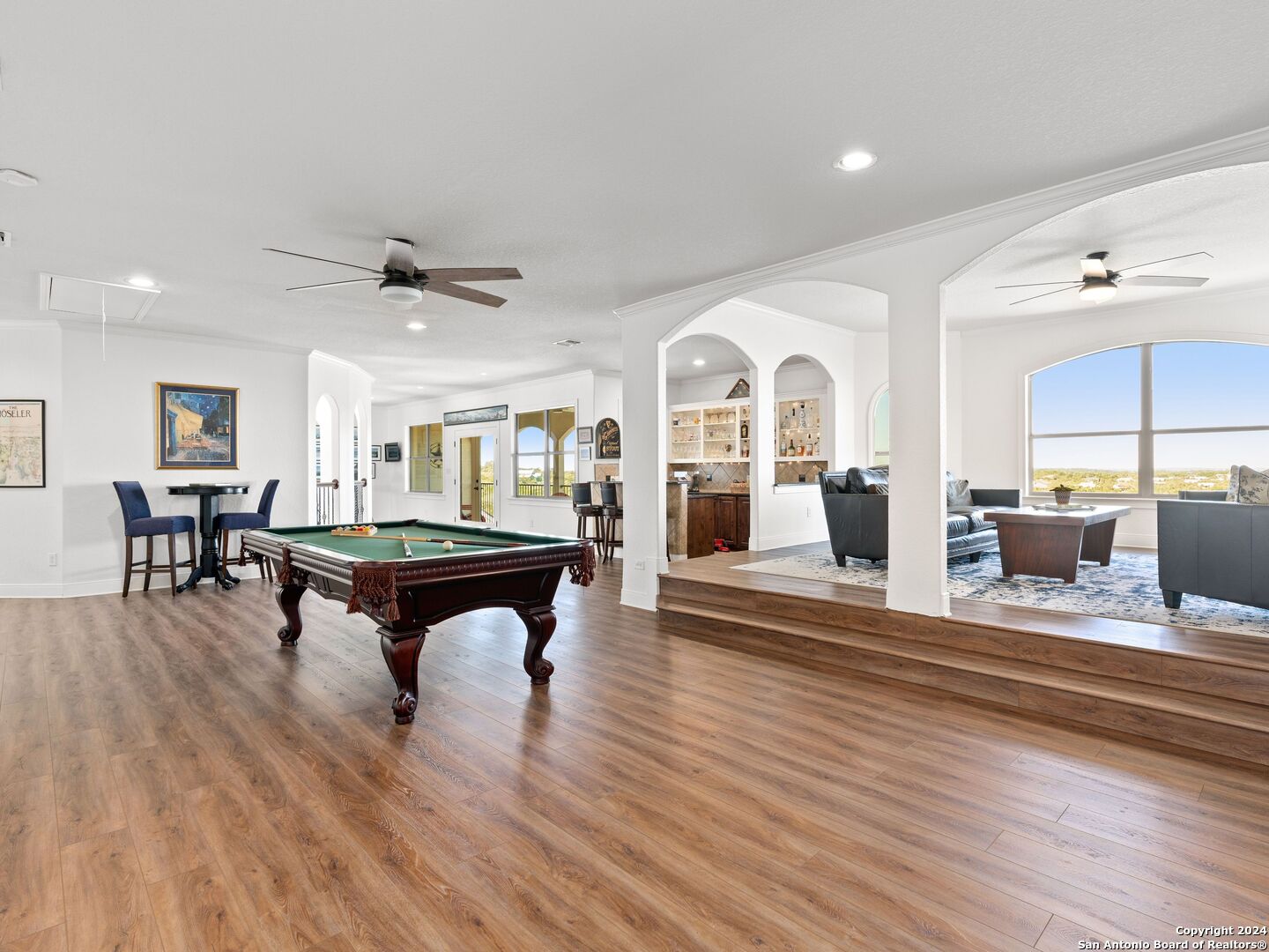 2085 Holland Springs