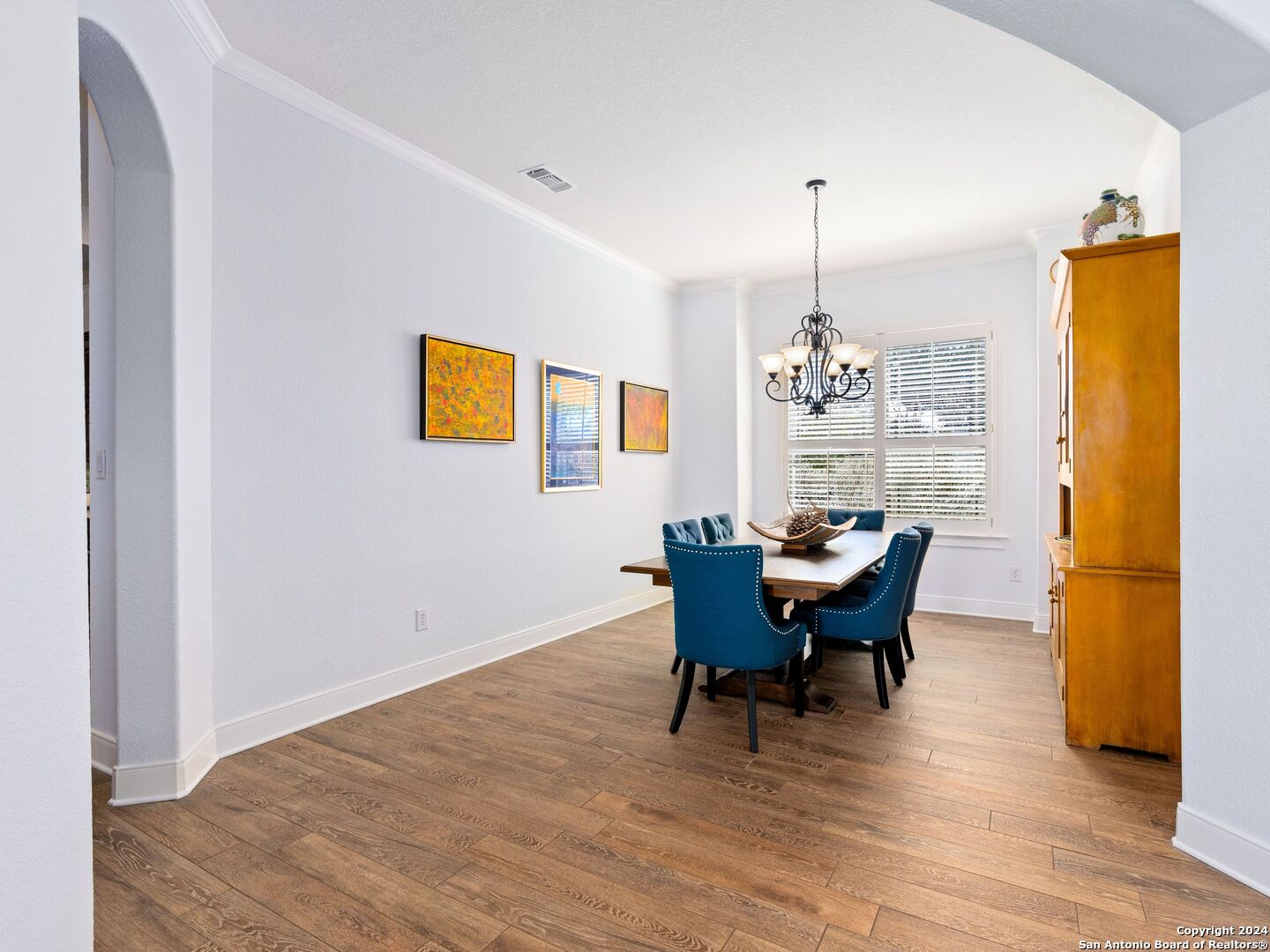 2085 Holland Springs
