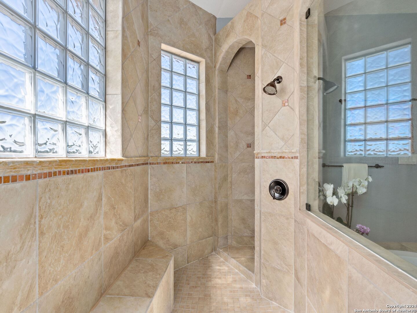 2085 Holland Springs