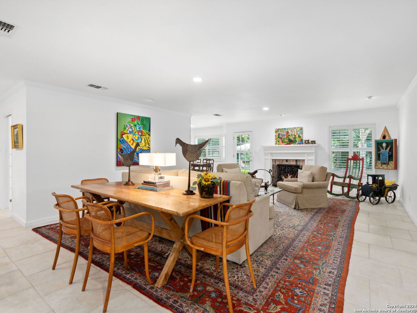 320 LAKEVIEW TER