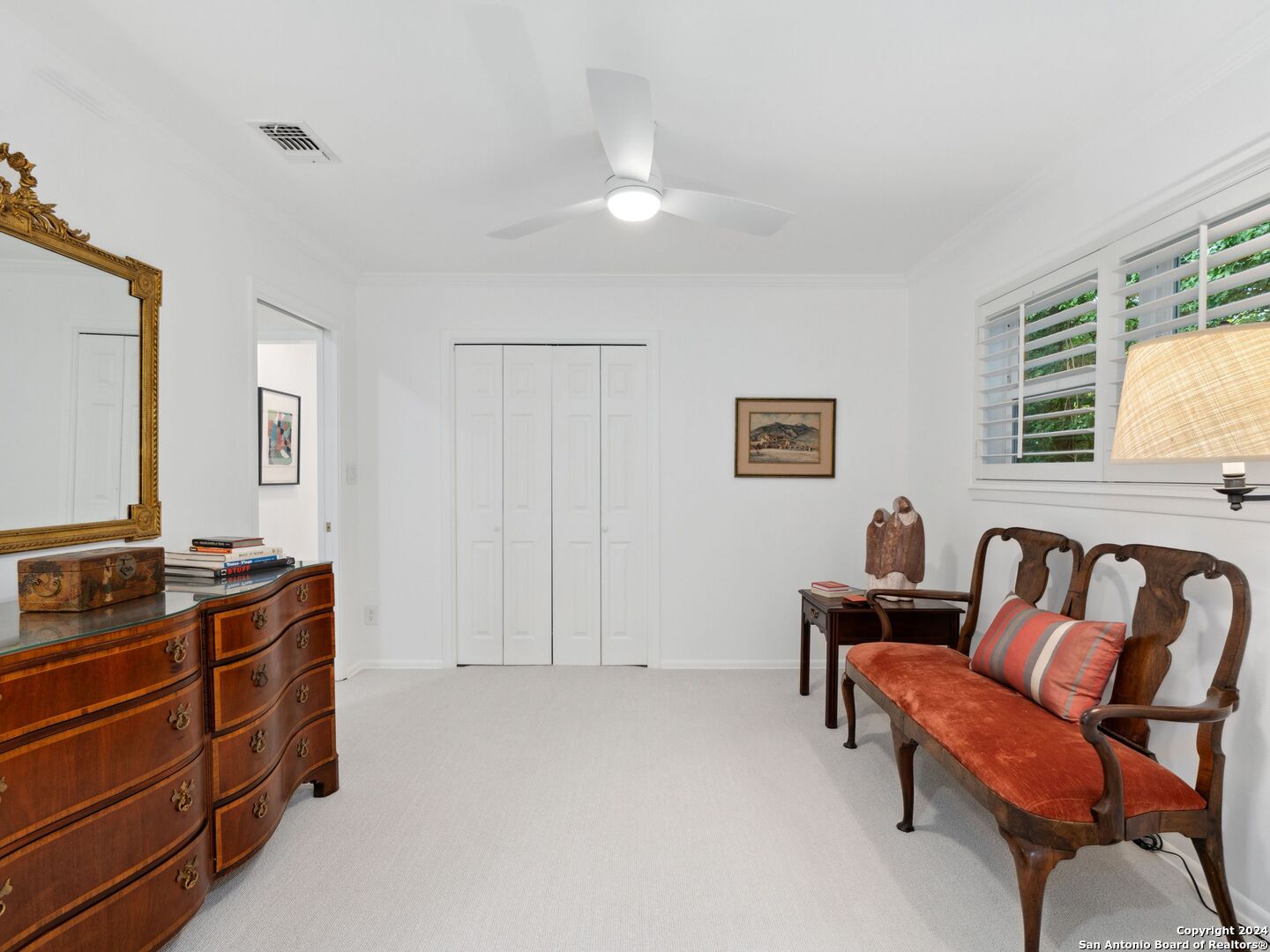 320 LAKEVIEW TER