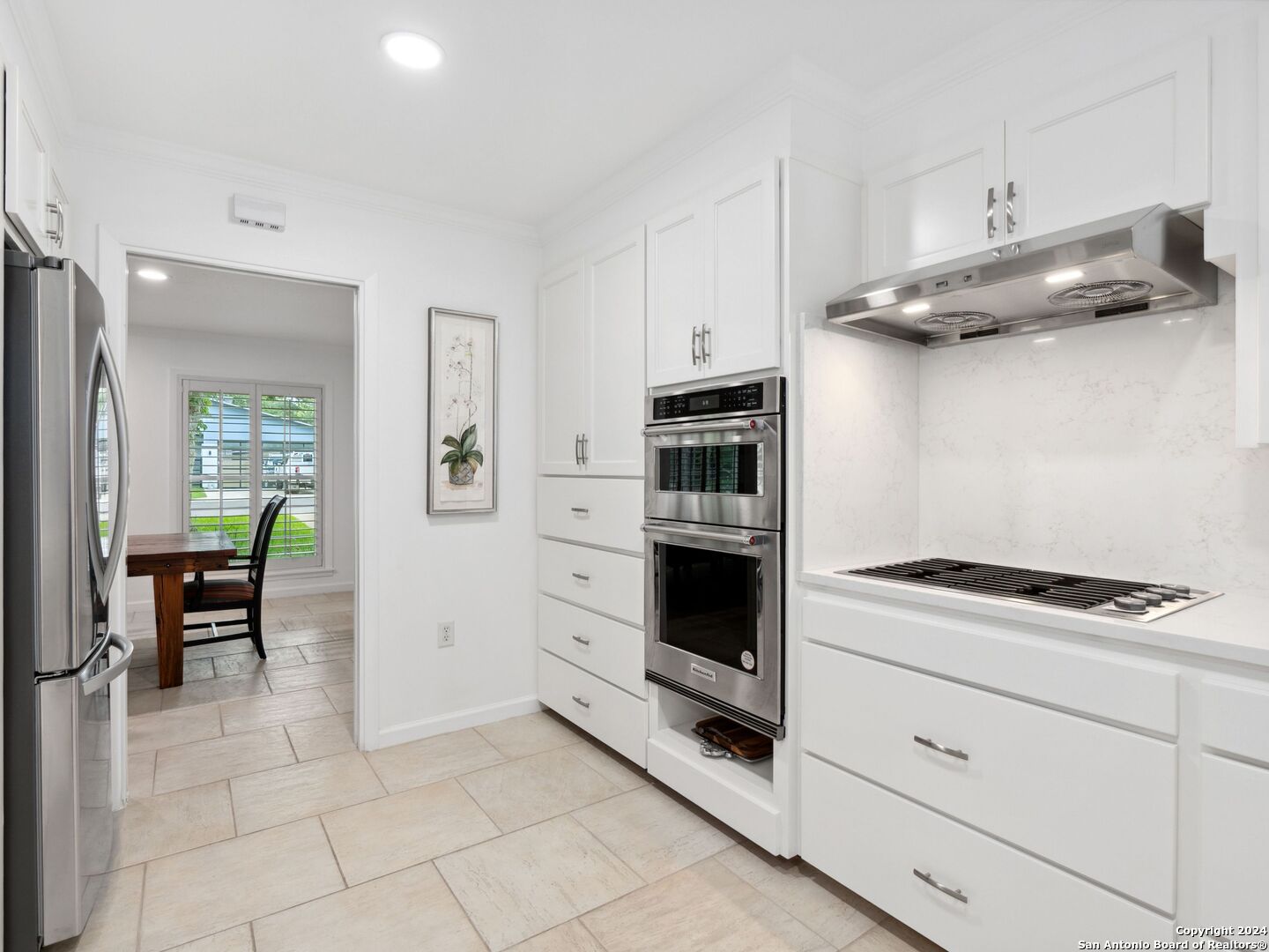 320 LAKEVIEW TER