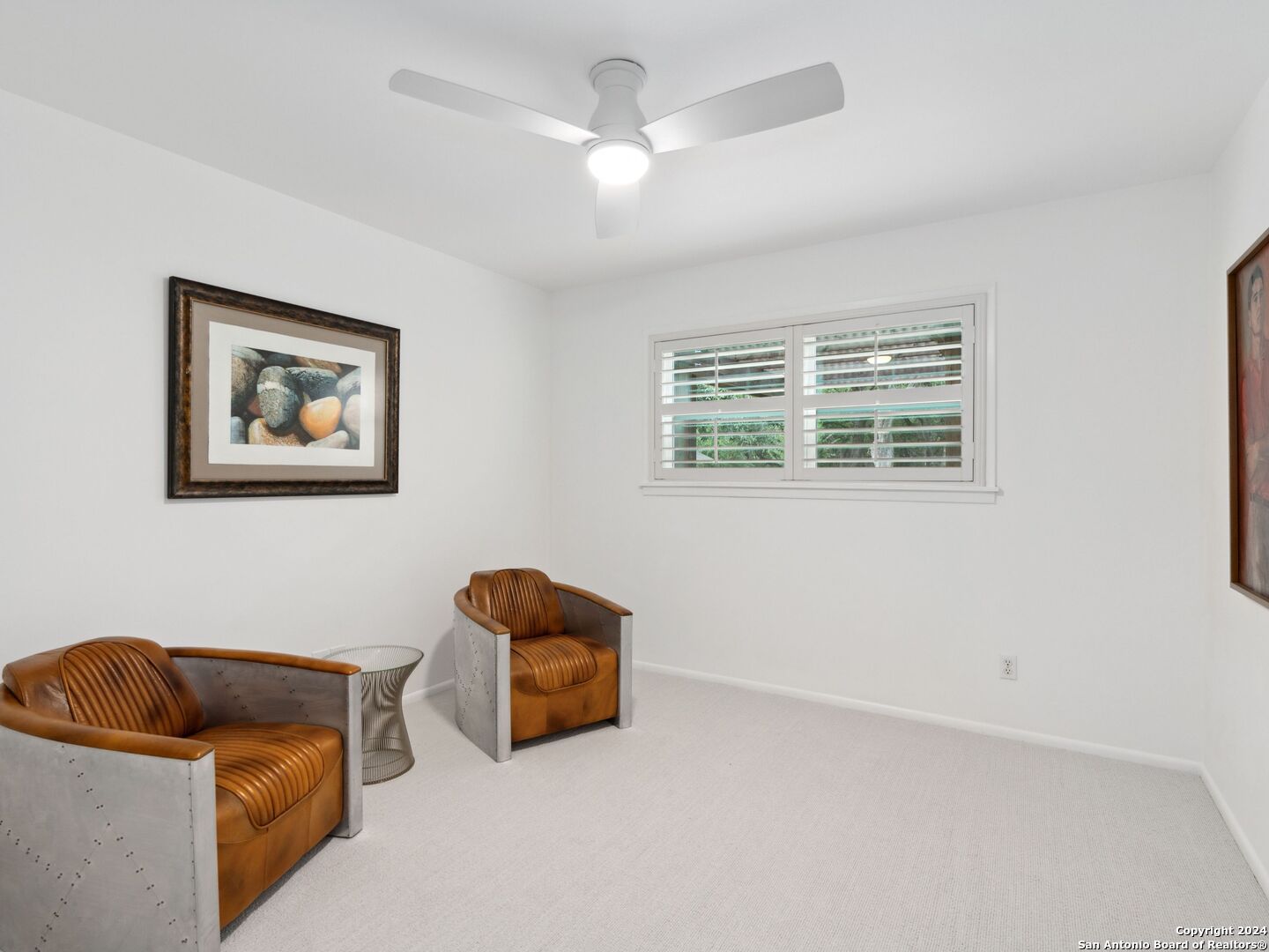 320 LAKEVIEW TER