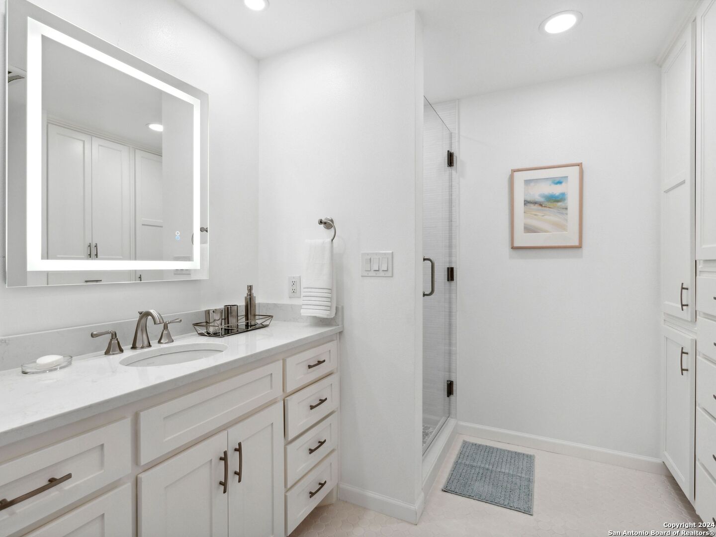 320 LAKEVIEW TER